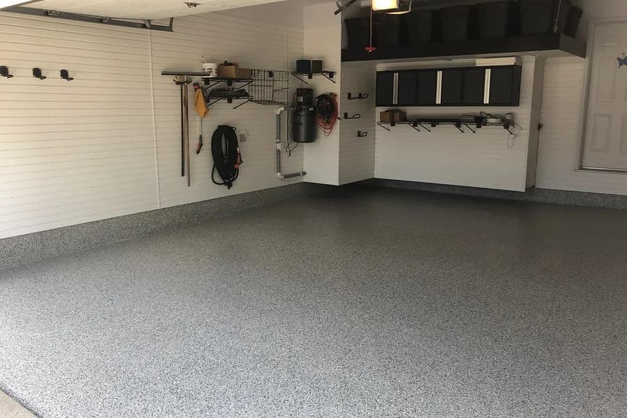 Flake broadcast floor